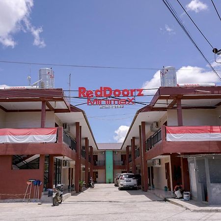 Готель Reddoorz Syariah Near Bukit Teletubbies Padangsidempuan Екстер'єр фото
