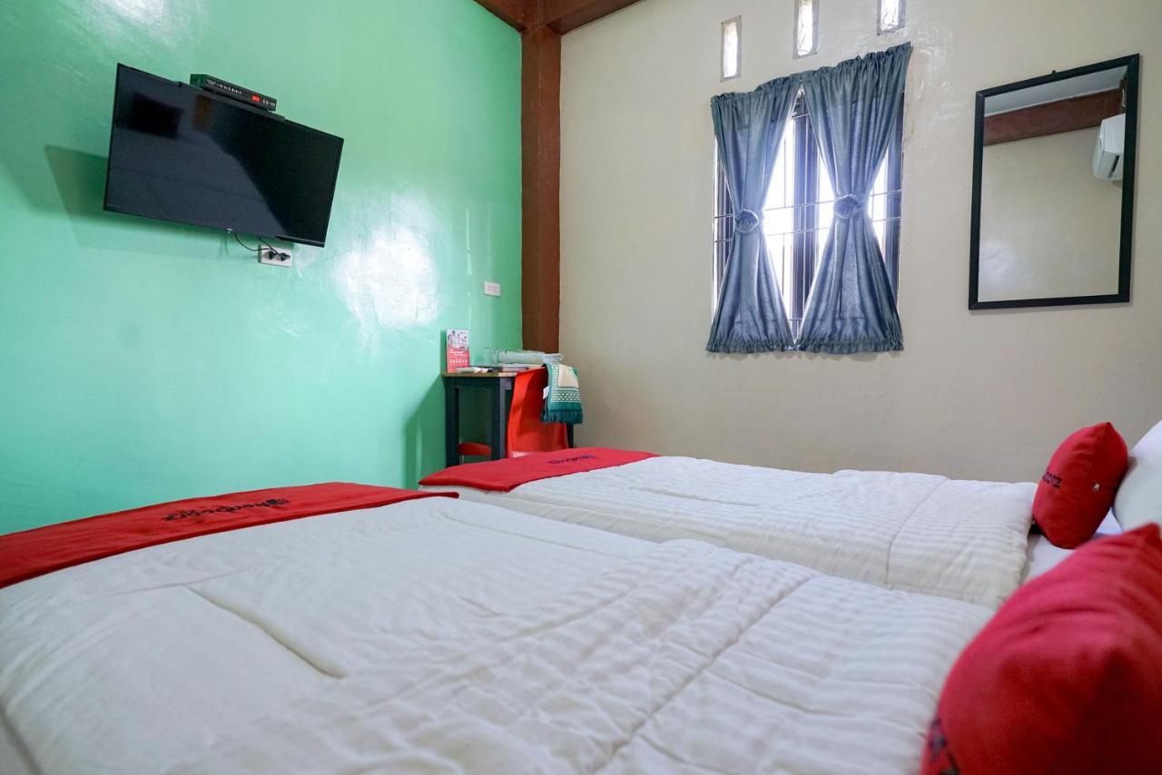 Готель Reddoorz Syariah Near Bukit Teletubbies Padangsidempuan Екстер'єр фото