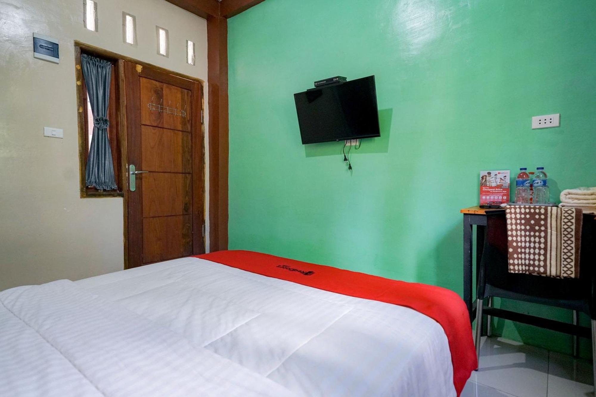 Готель Reddoorz Syariah Near Bukit Teletubbies Padangsidempuan Екстер'єр фото