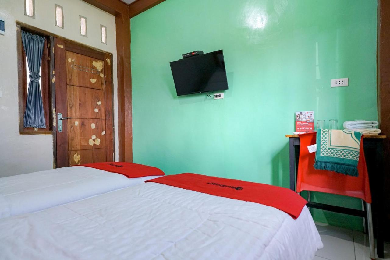 Готель Reddoorz Syariah Near Bukit Teletubbies Padangsidempuan Екстер'єр фото